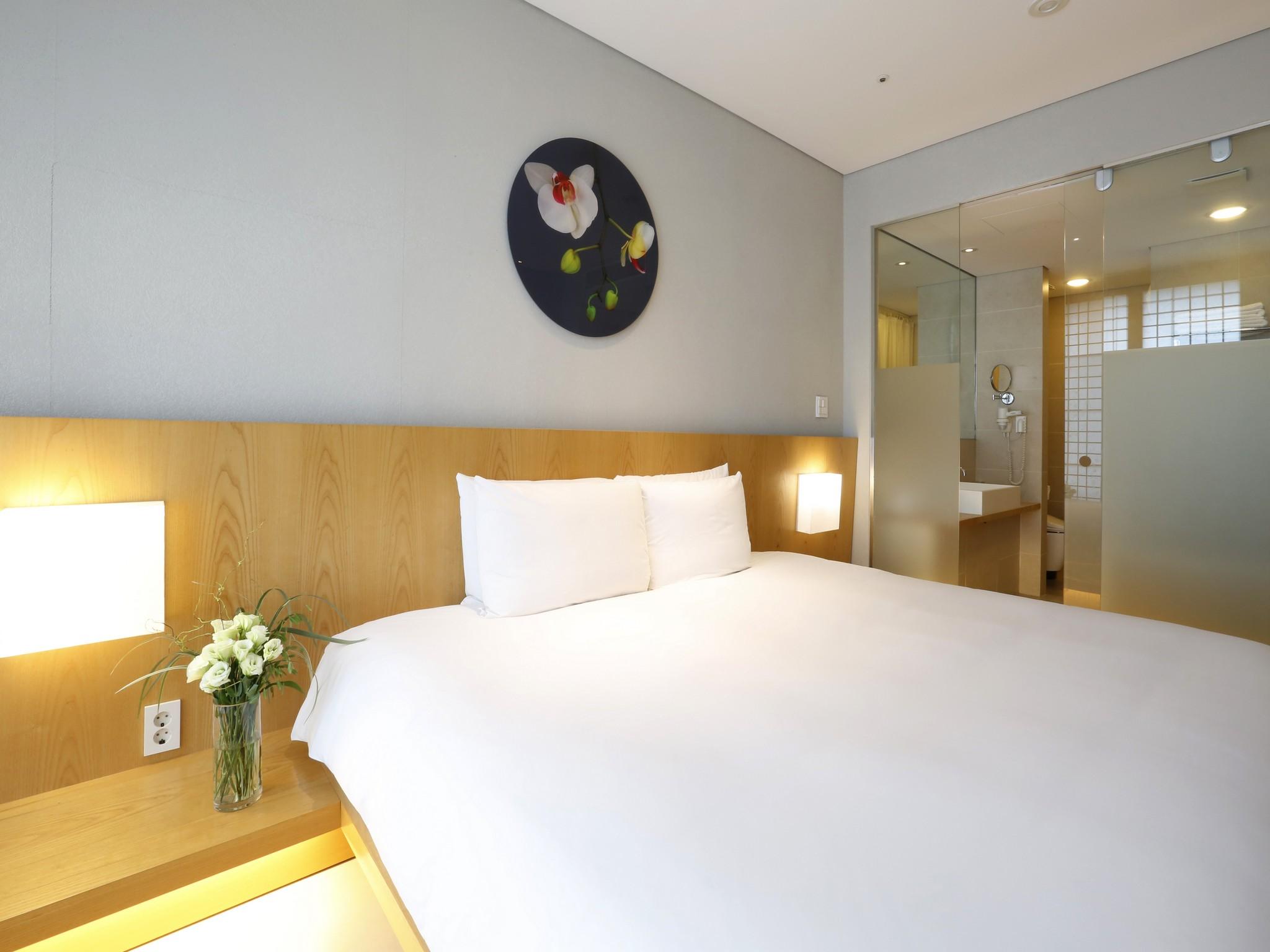 풀만 앰배서더 창원 객실